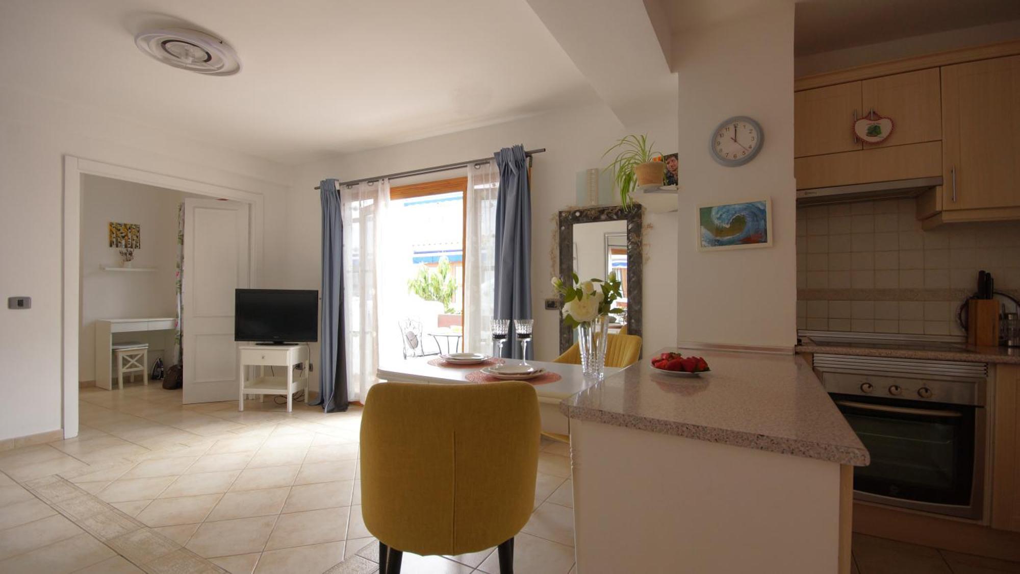 Apartamento Familiar Con Piscina Con Wi Fi En Los Cristianos 洛斯克里斯蒂亚诺斯 外观 照片